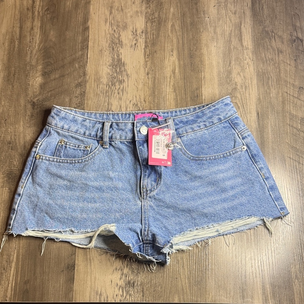 Edikted Gurnge Light Blue Denim Cutoff Shorts with Frayed Hem